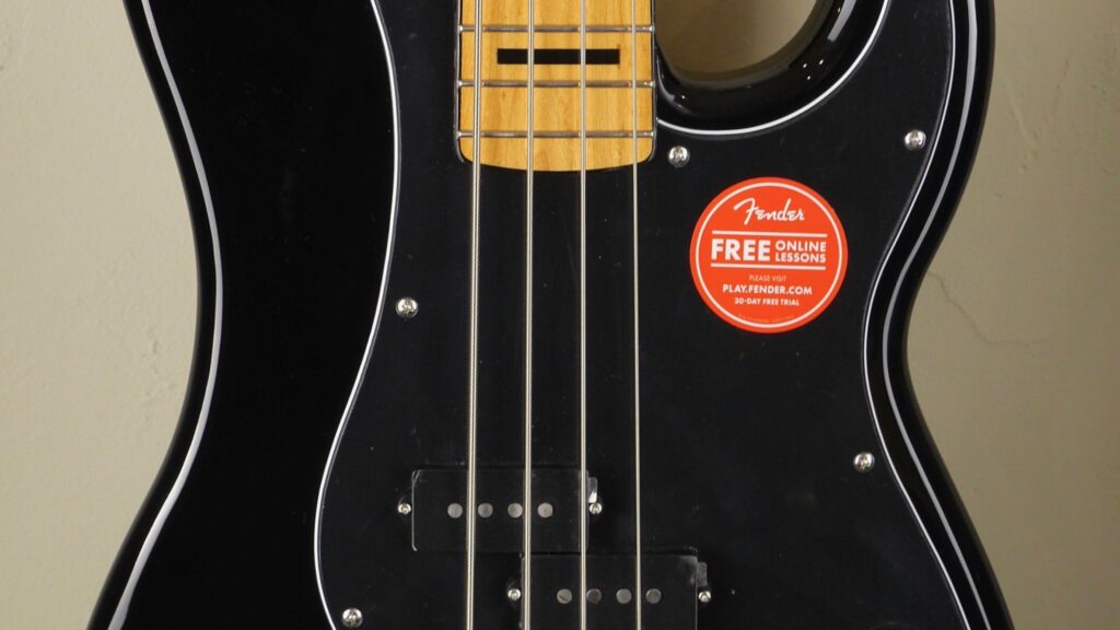 Squier by Fender Classic Vibe 70 Precision Bass Black 0374520506 con custodia Fender in omaggio