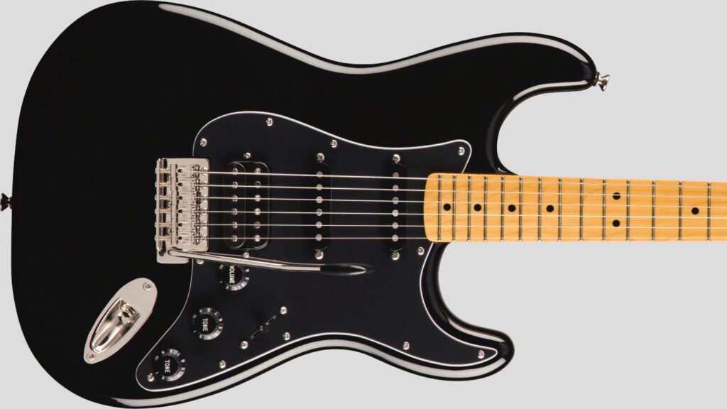 Squier by Fender Classic Vibe 70 Stratocaster HSS Black 0374023506 custodia Fender in omaggio