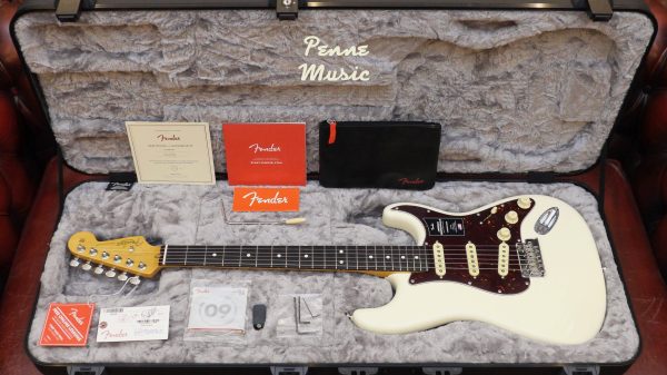 Fender American Pro II Strato Olympic White RW 0113900705 Made in Usa inclusa custodia rigida