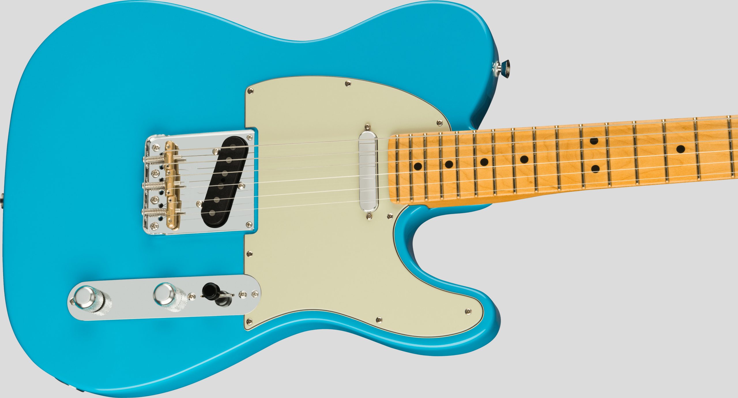Fender American Professional II Telecaster Miami Blue 3