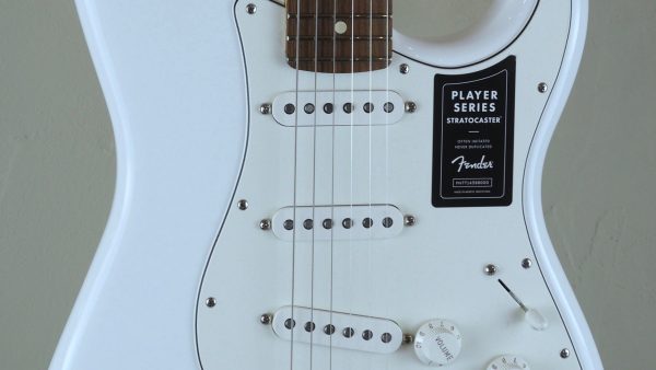 Fender Player Stratocaster Polar White PF 0144503515 Made in Mexico con custodia Fender omaggio