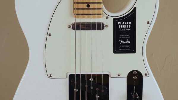 Fender Player Telecaster Polar White MN 0145212515 con custodia Fender in omaggio