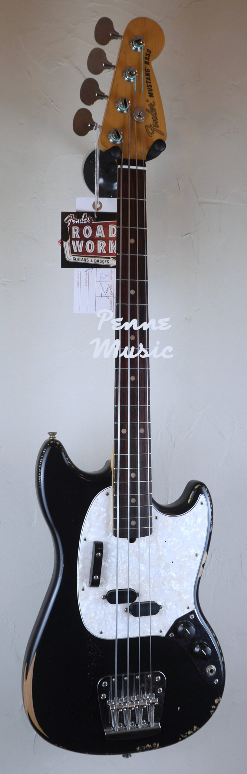 Fender JMJ Road Worn Mustang Bass Black 1