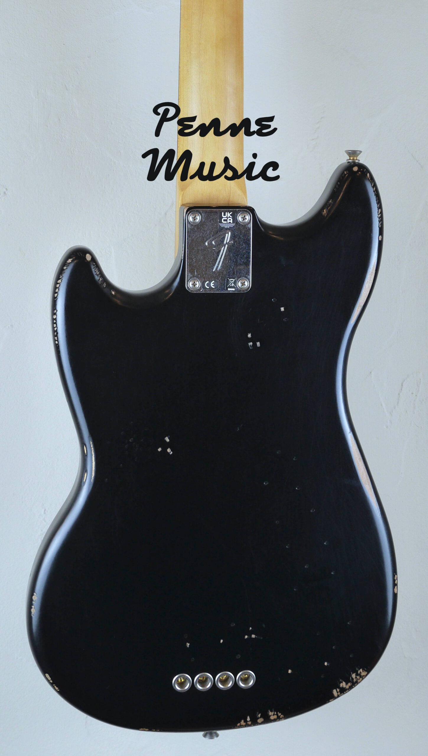 Fender JMJ Road Worn Mustang Bass Black 4