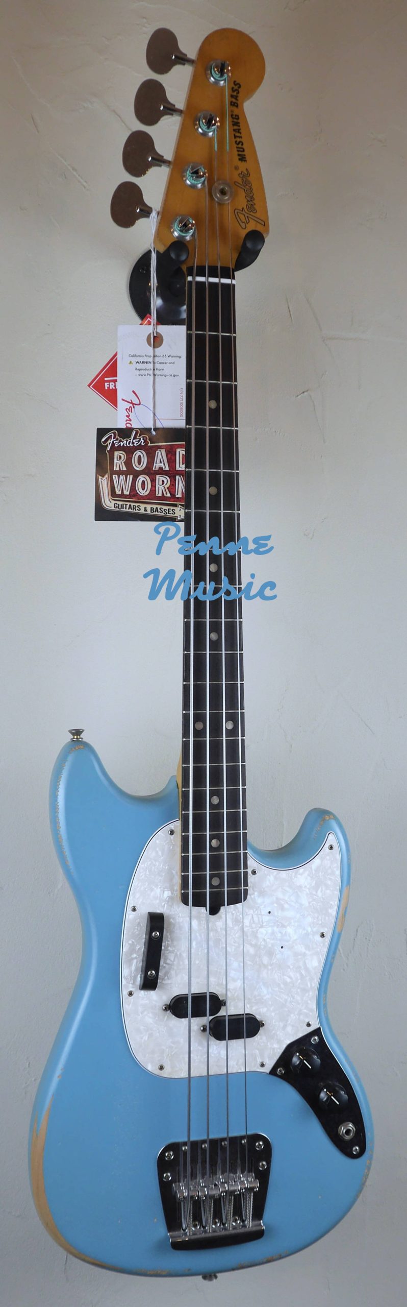 Fender JMJ Mustang Bass Road Worn Faded Daphne Blue 1