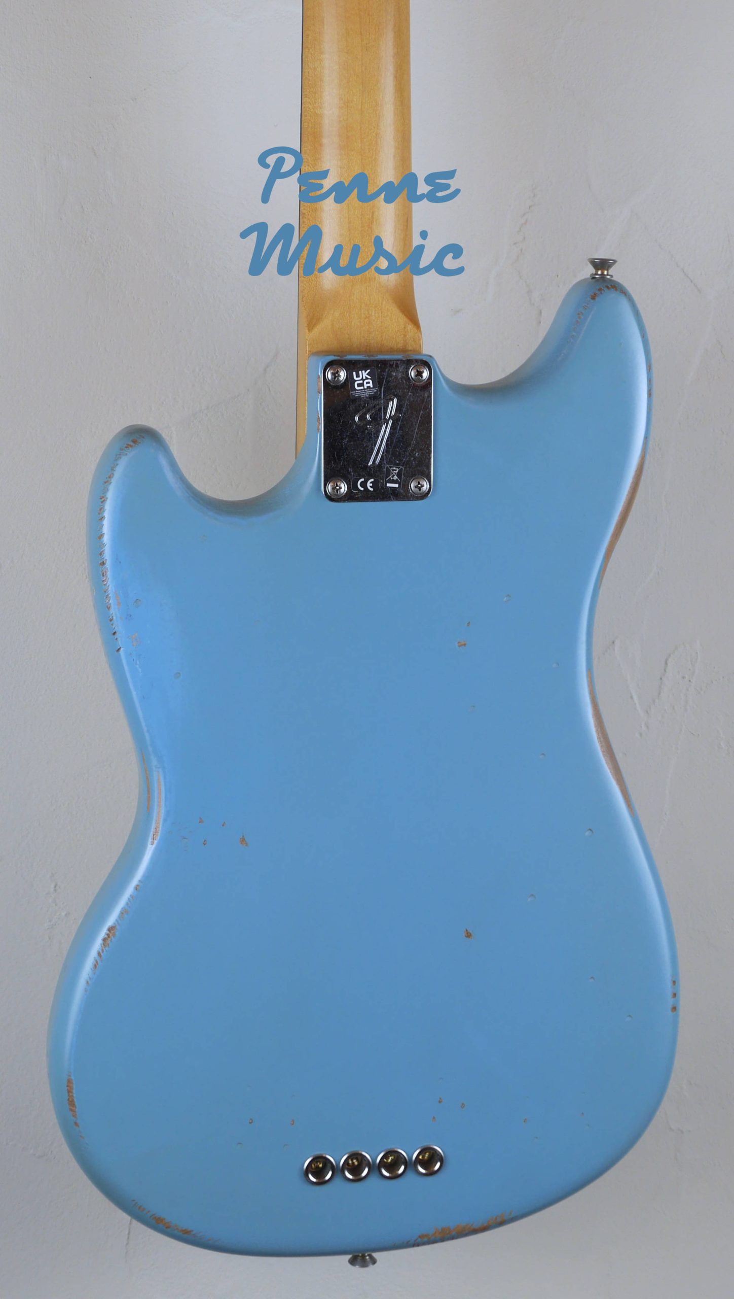Fender JMJ Road Worn Mustang Bass Faded Daphne Blue 4