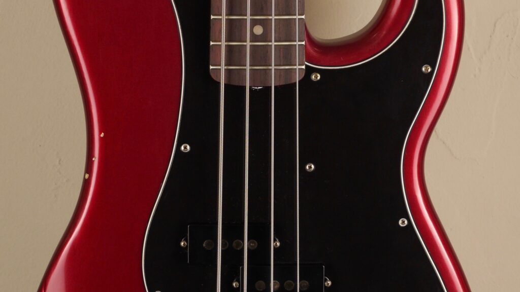 Fender Nate Mendel Road Worn Precision Bass Candy Apple Red 0142500309 inclusa custodia Fender