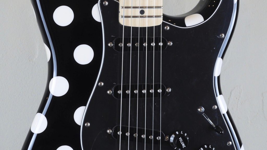 Fender Buddy Guy Stratocaster Polka Dot Finish 0138802306 inclusa custodia Fender Gig Bag Deluxe