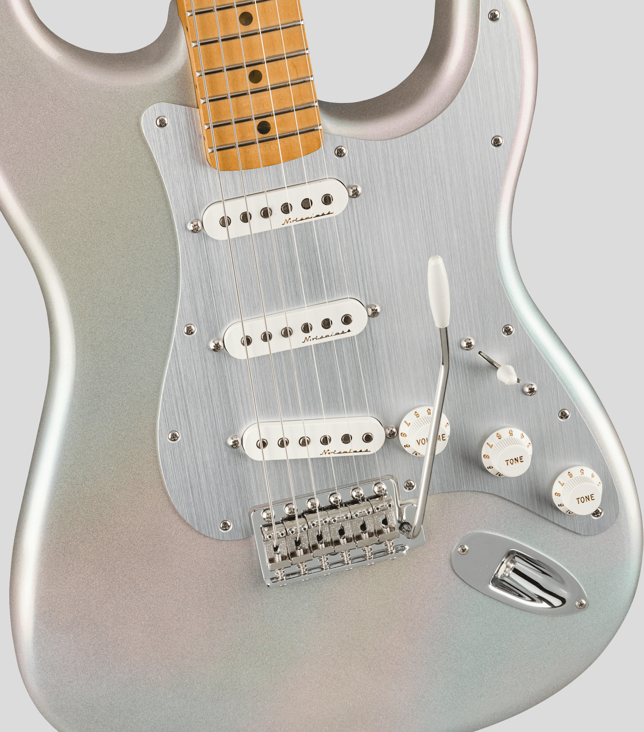 Fender HER Stratocaster Chrome Glow 4