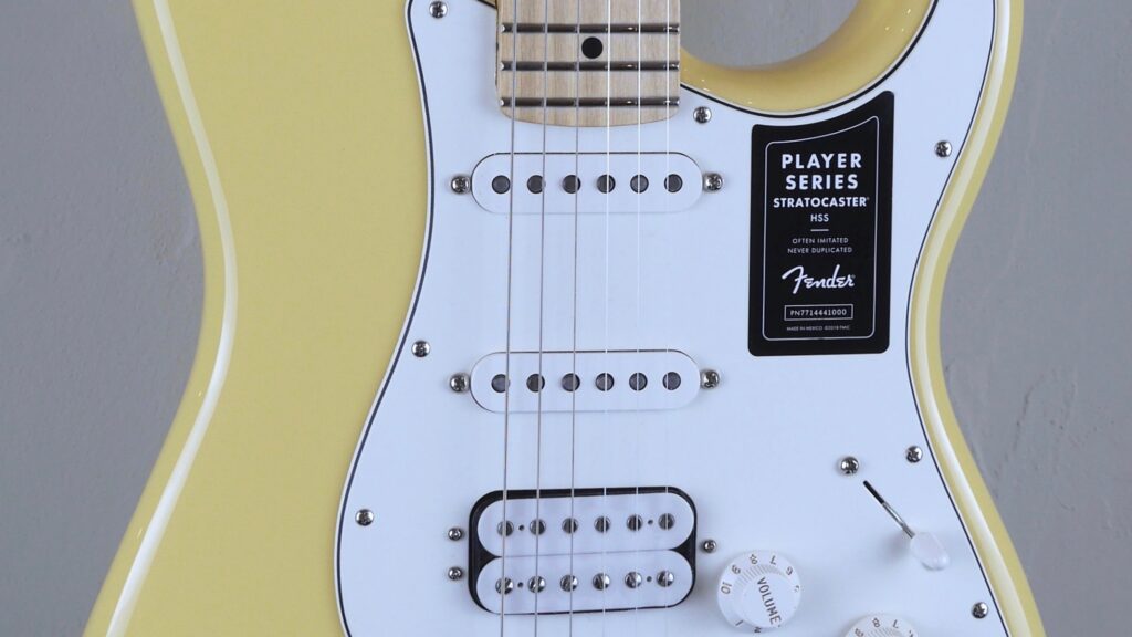 Fender Player Stratocaster HSS Buttercream 0144522534 Made in Mexico custodia Fender in omaggio