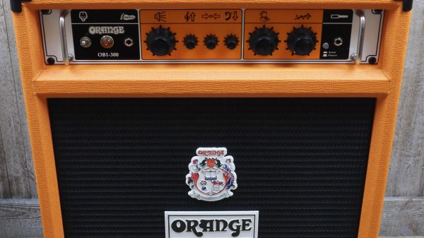 Orange OB1-300 Combo 300 watt 4 ohm class A/B 1x15 Eminence Neodymium
