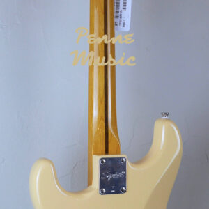 Squier by Fender Limited Edition Classic Vibe 70 Stratocaster Vintage White 2