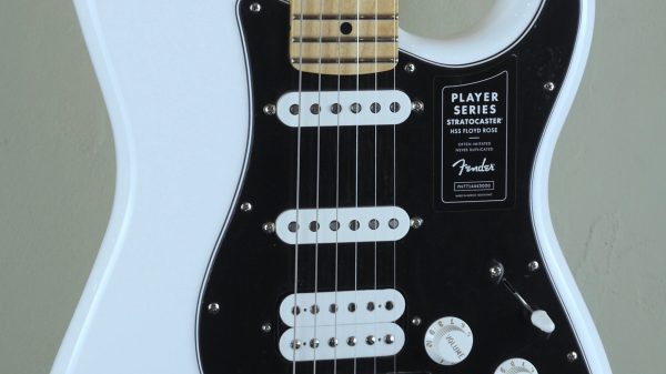 Fender Player Stratocaster Floyd Rose HSS Polar White 1149402515 con custodia Fender in omaggio