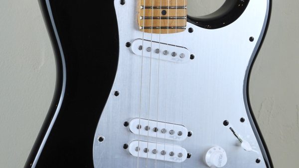 Squier by Fender Contemporary Stratocaster Special Black 0370230506 custodia Fender in omaggio