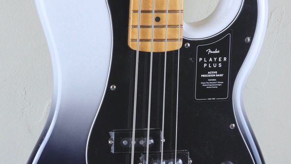 Fender Player Plus Precision Bass Silver Smoke 0147362336 Made in Mexico inclusa custodia Fender