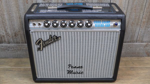 Fender 68 Custom Vibro Champ Reverb 2279006000 inclusa Cover