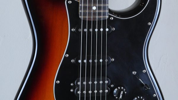Fender American Special Stratocaster HSS 2010 3-Color Sunburst 0115700300 inclusa custodia