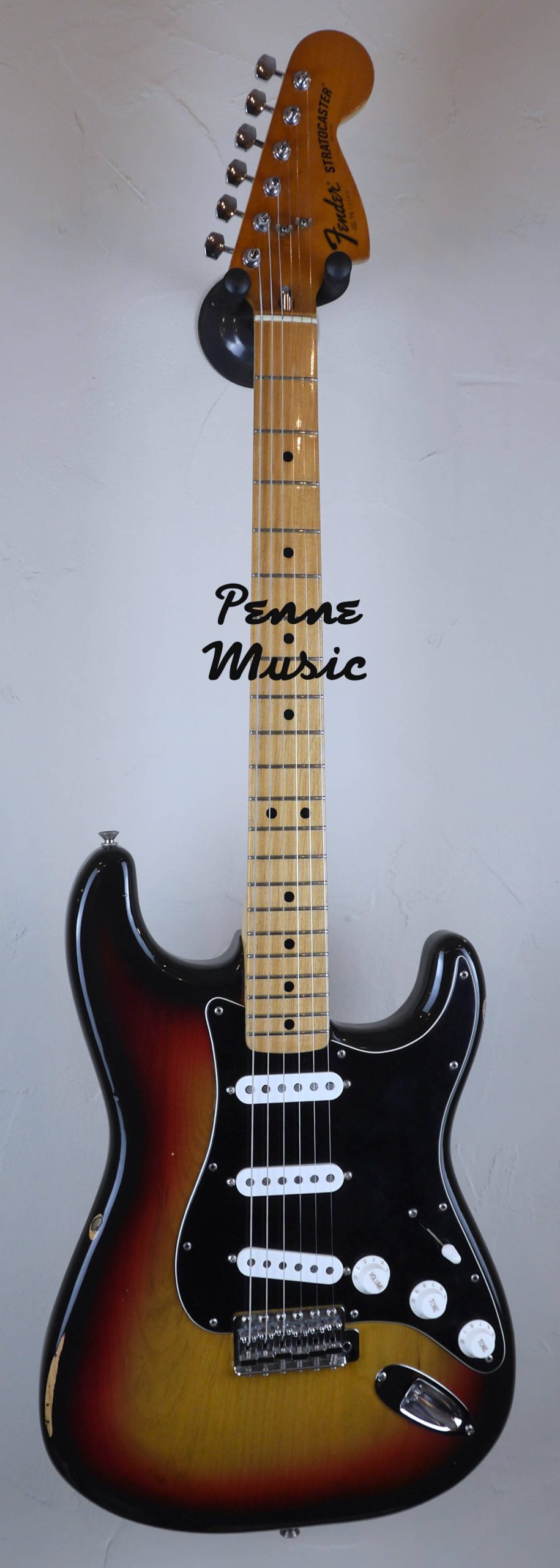 Fender Stratocaster 1976 3-Color Sunburst 2