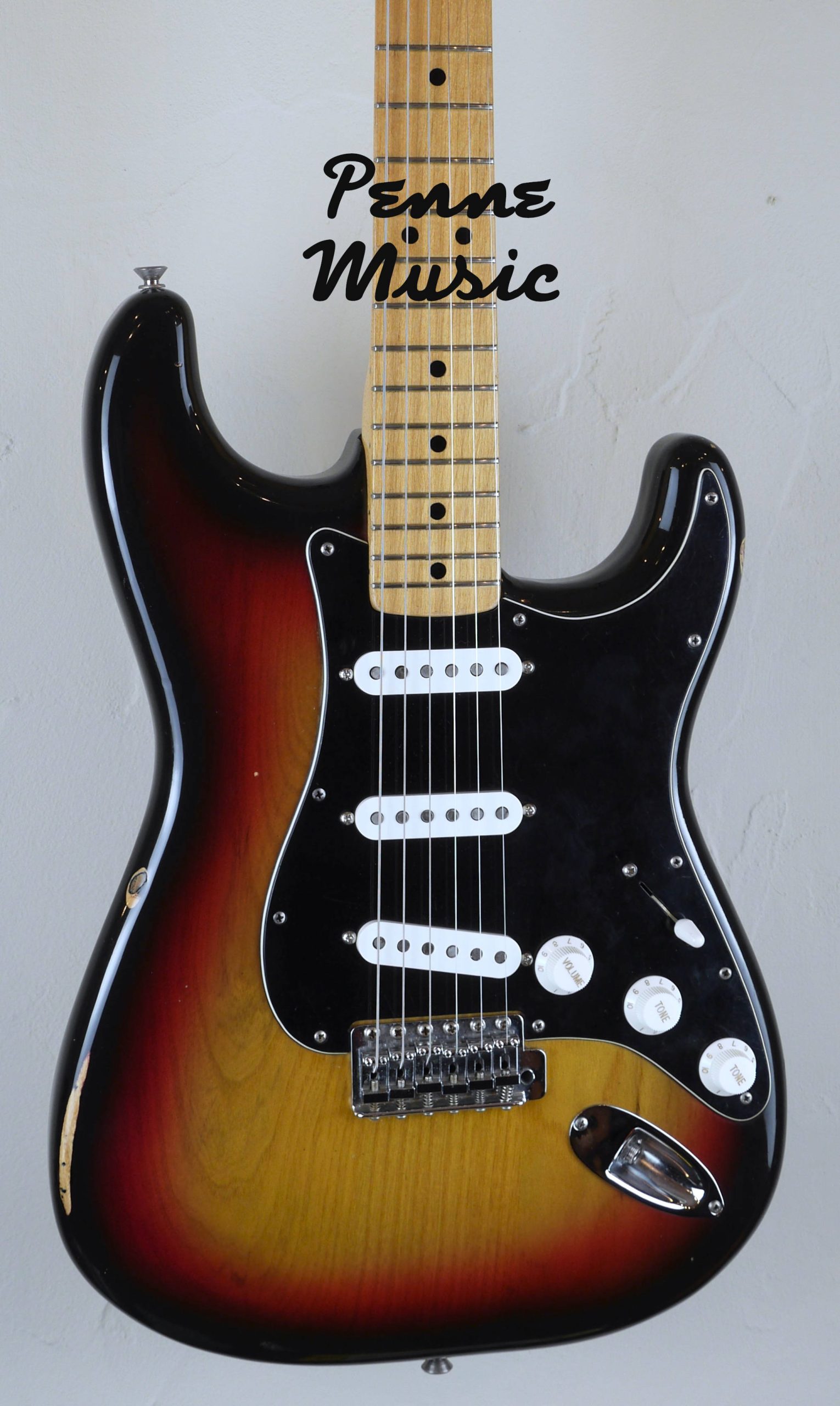 Fender Stratocaster 1976 3-Color Sunburst 4