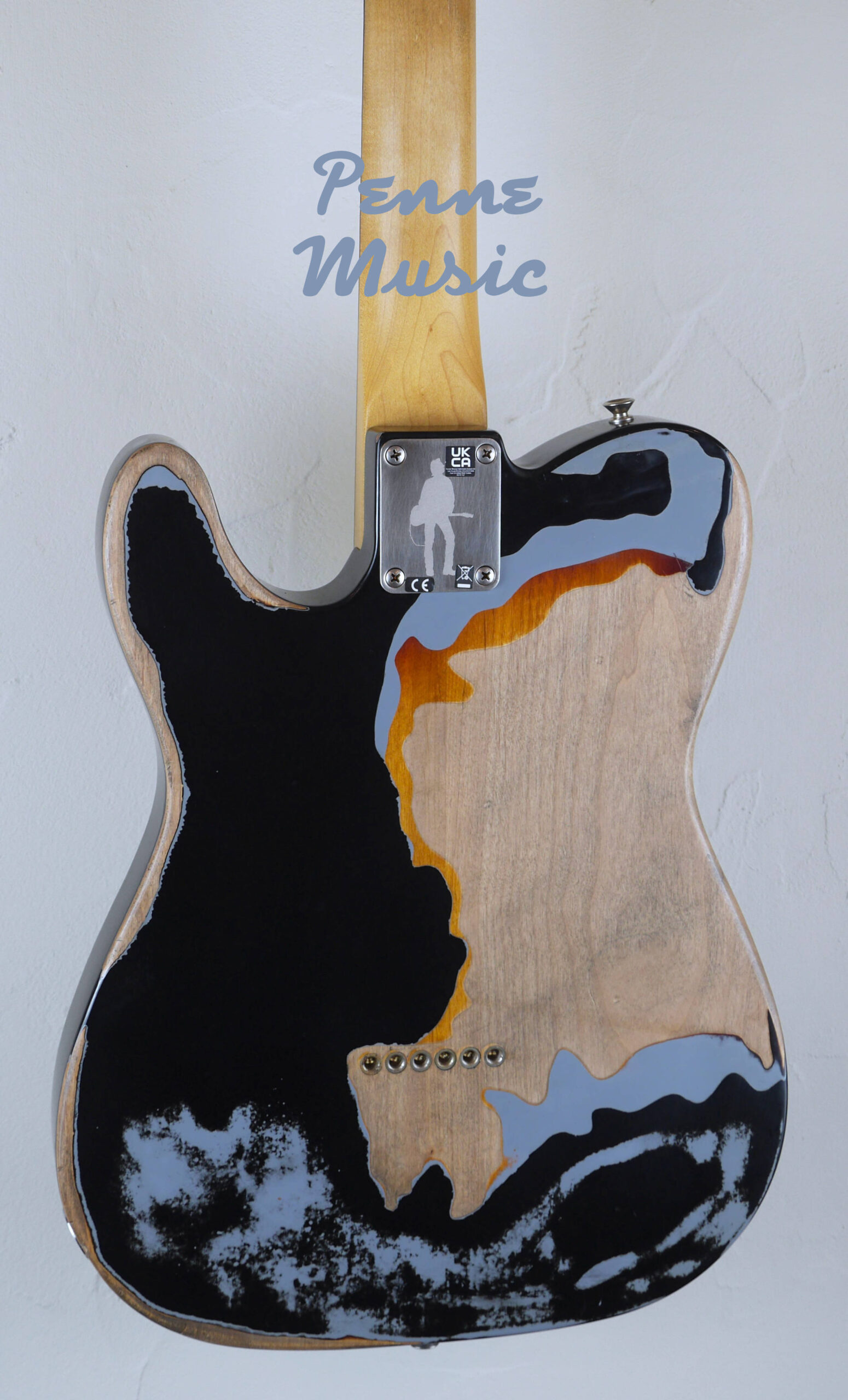 Fender Limited Edition Joe Strummer Road Worn Telecaster Black over 3-Color Sunburst 5