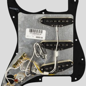 Fender Pre-Wired Hot Noiseless Stratocaster Pickup Set Pickguard Black 6