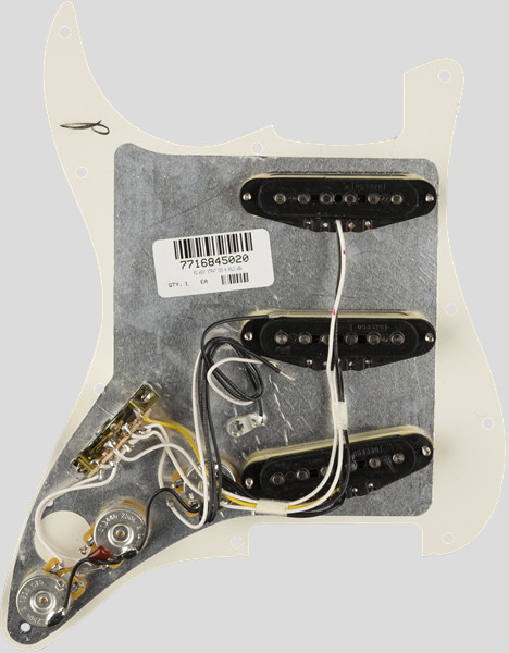 Fender Pre-Wired Hot Noiseless Stratocaster Pickup Set Pickguard Parchment 6
