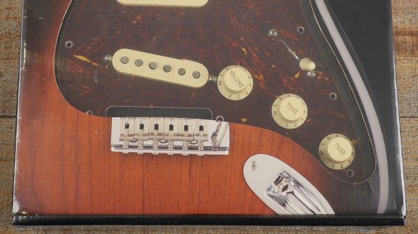 Fender Pre-Wired Hot Noiseless Stratocaster Pickup Set Pickguard Tortoise Shell