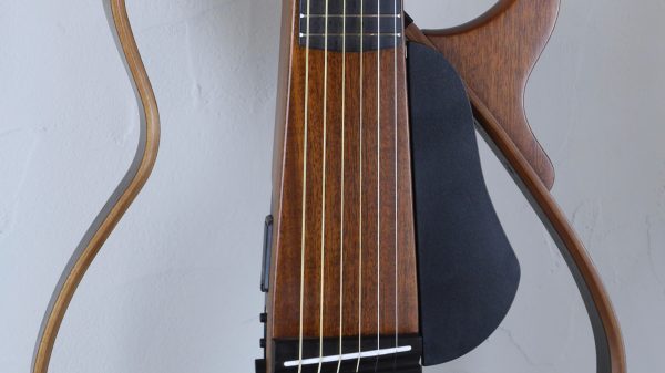 Yamaha SLG200S Silent Acoustic Guitar 2016 Natural inclusa custodia morbida Yamaha