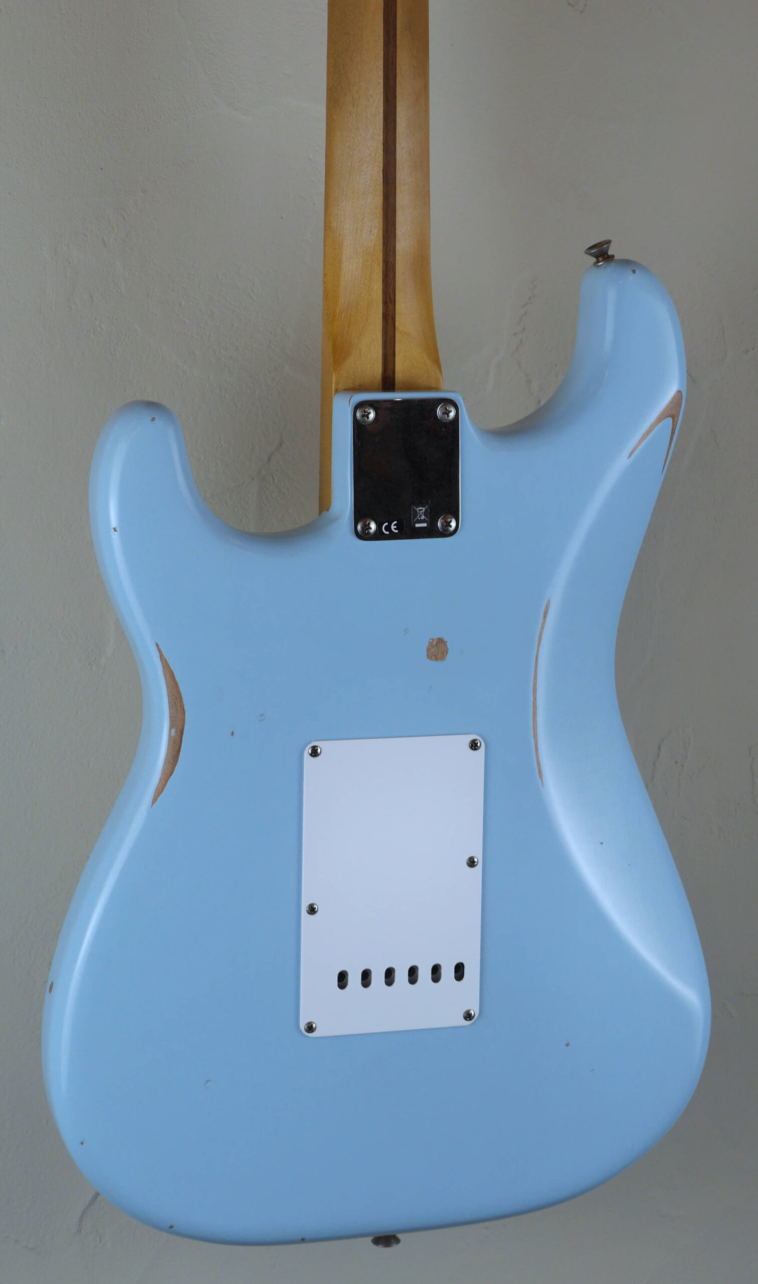 Fender Limited Edition Vintera Road Worn 50 Stratocaster HSS Sonic Blue 4