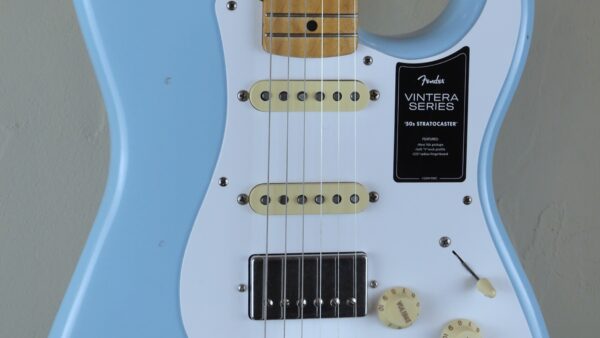Fender Limited Edition Vintera Road Worn 50 Stratocaster HSS Sonic Blue 0149972372