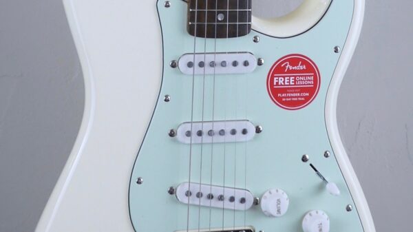 Squier by Fender Ltd Edition Classic Vibe 60 Strato Olympic White 0374011505 custodia Fender omaggio