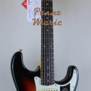 Fender American Vintage II 1961 Stratocaster 3-Color Sunburst 2
