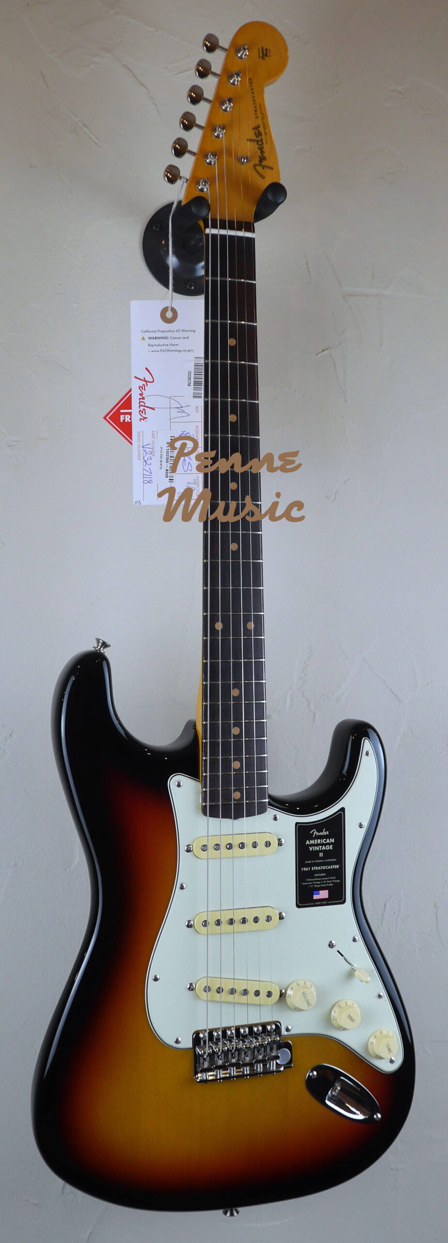 Fender American Vintage II 1961 Stratocaster 3-Color Sunburst 2