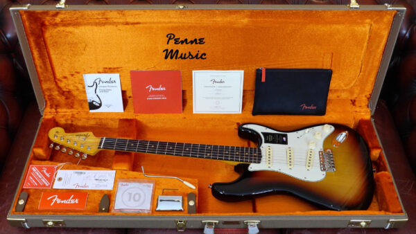 Fender American Vintage II 1961 Stratocaster 3-Color Sunburst 0110250800 inclusa custodia rigida