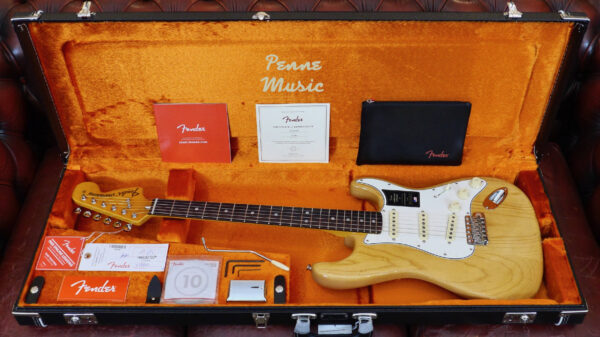 Fender American Vintage II 1973 Stratocaster Aged Natural 0110270834 inclusa custodia rigida