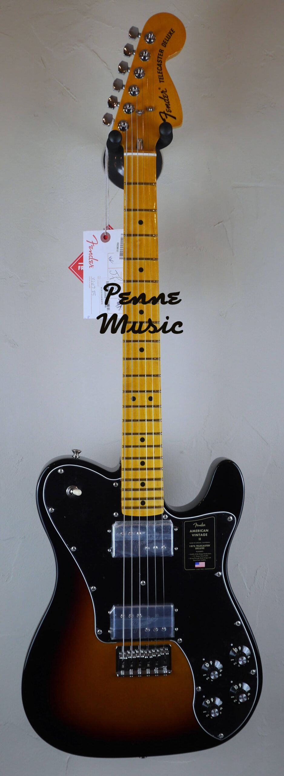 Fender American Vintage II 1975 Telecaster Deluxe 3-Color Sunburst 2