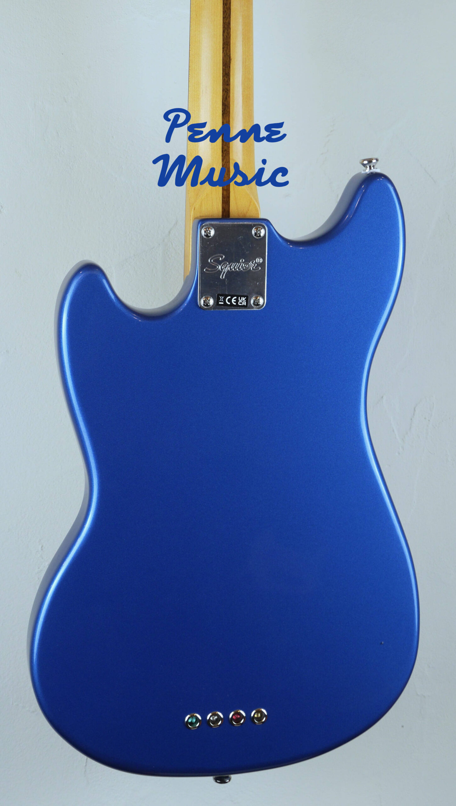 Squier by Fender Limited Edition Classic Vibe 60 Competition Mustang Bass Lake Placid Blue 4