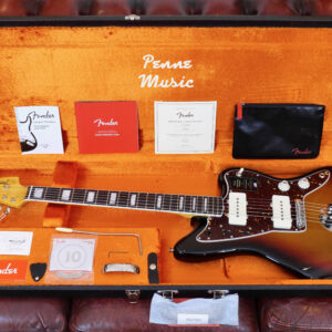 Fender American Vintage II 1966 Jazzmaster 3-Color Sunburst 1