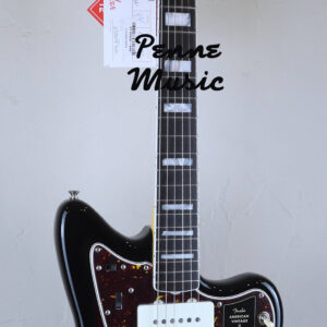 Fender American Vintage II 1966 Jazzmaster 3-Color Sunburst 2