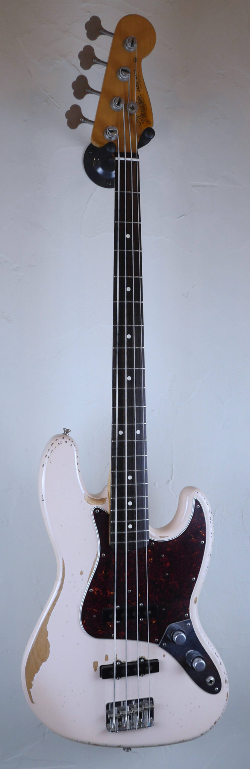 Fender Flea Road Worn Jazz Bass 2016 Shell Pink 1