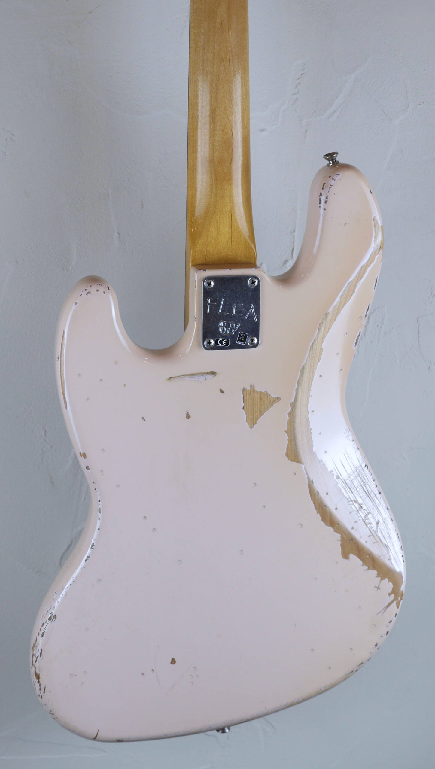 Fender Flea Road Worn Jazz Bass 2016 Shell Pink 4