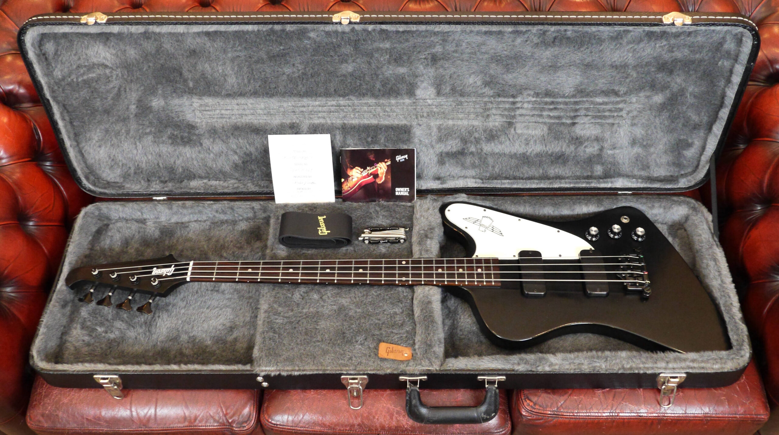 Gibson Limited Edition of 400 Thunderbird Short Scale Bass 03/06/2011 Satin Ebony 1