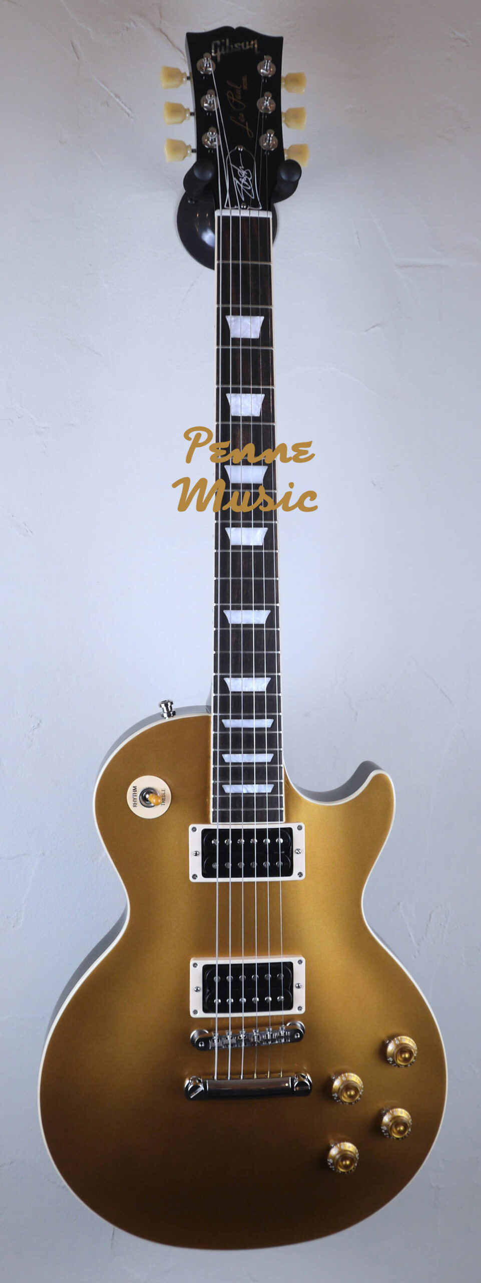 Gibson Slash Victoria Les Paul Standard 20/10/2022 Gold Top + CD autografato 2