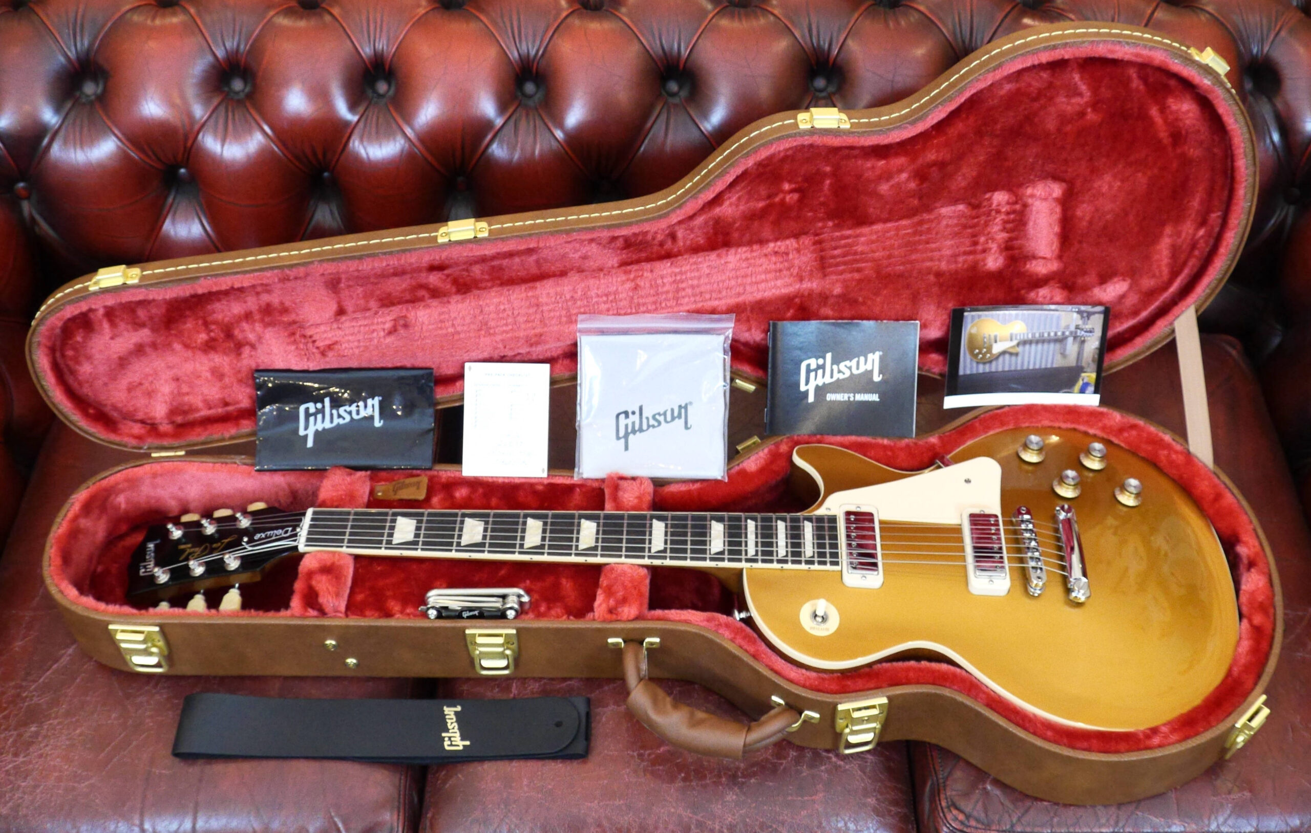 Gibson Les Paul 70 Deluxe 28/02/2022 Gold Top 1