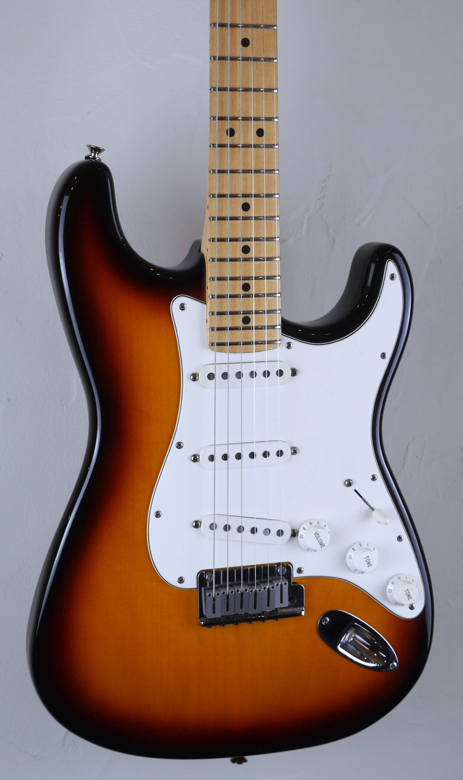 Fender 40th Anniversary American Standard Stratocaster 1994 Brown Sunburst 4