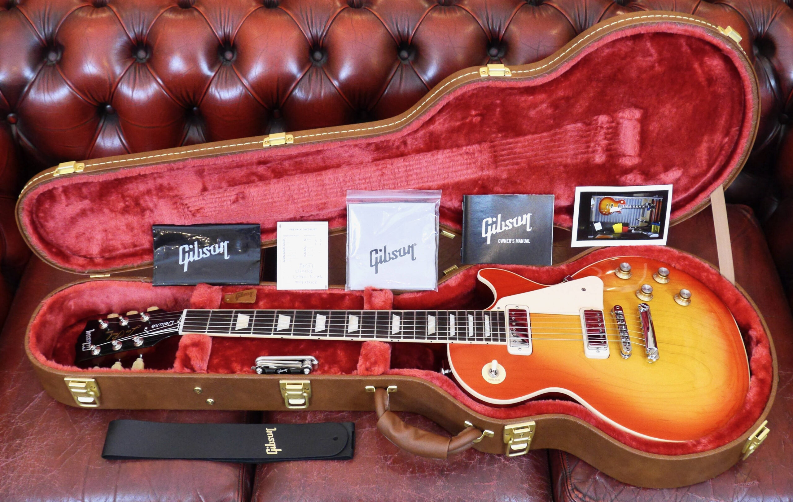 Gibson Les Paul 70 Deluxe 04/02/2022 70s Cherry Sunburst 1
