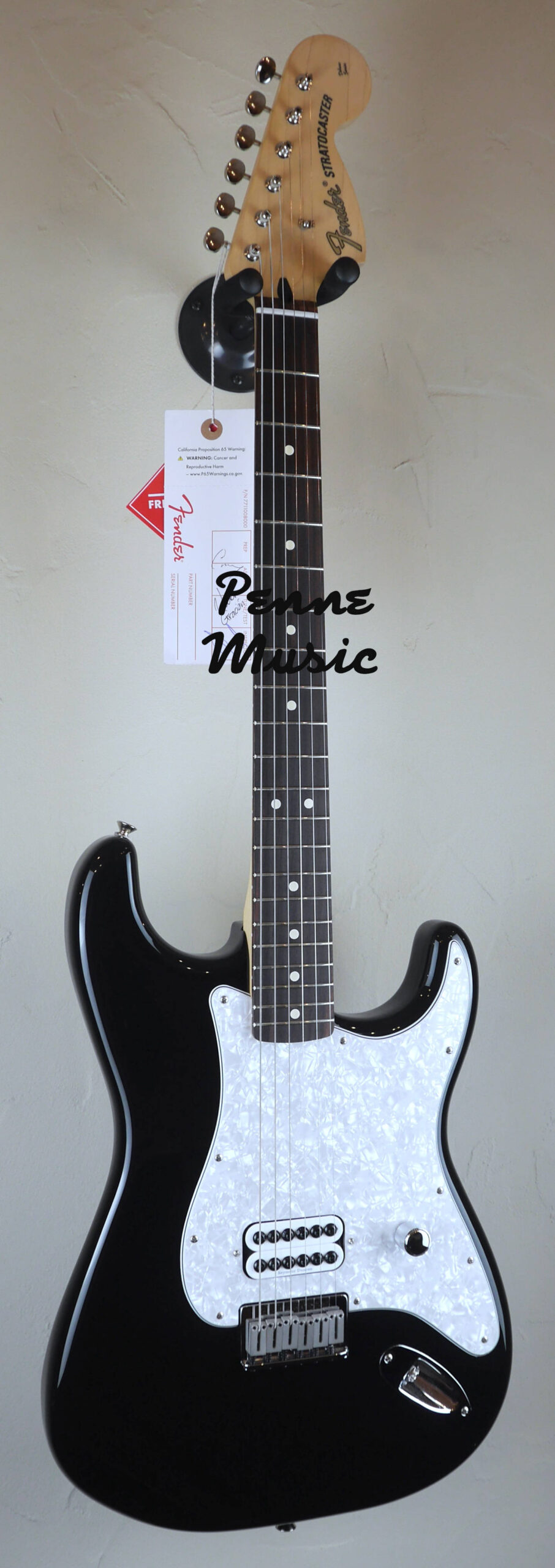 Fender Limited Edition Tom Delonge Stratocaster Black 1