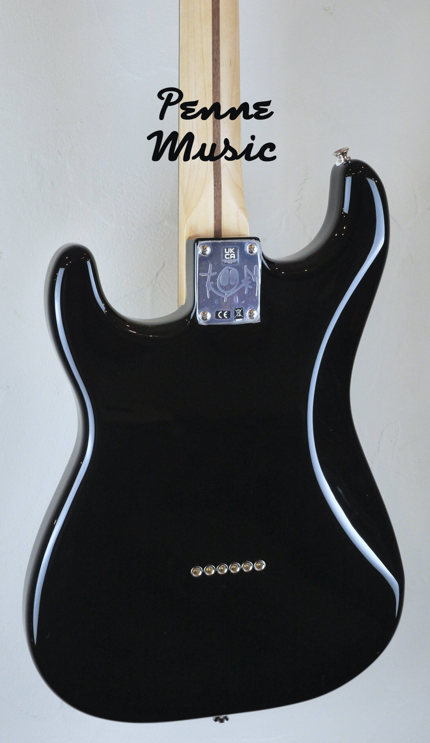 Fender Limited Edition Tom Delonge Stratocaster Black 4