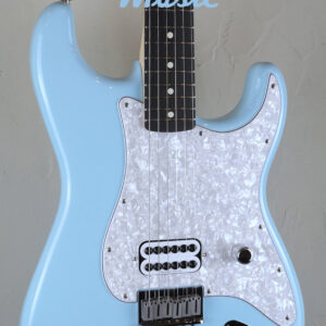 Fender Limited Edition Tom Delonge Stratocaster Daphne Blue 3