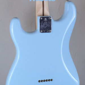 Fender Limited Edition Tom Delonge Stratocaster Daphne Blue 4